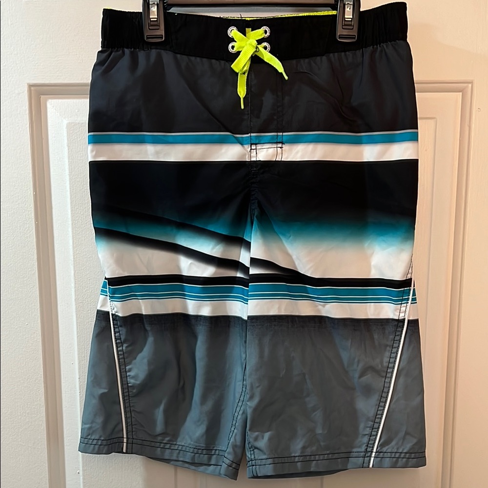 ZeroXposur Black and White Swim Trunks Gradient Design